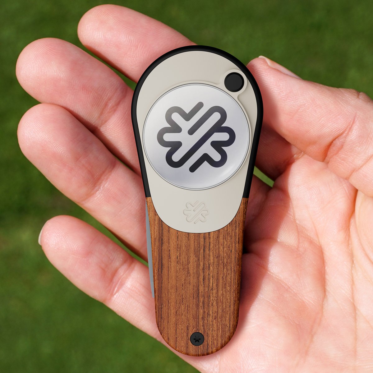 Pitchfix Woodie Golf Divot Tool